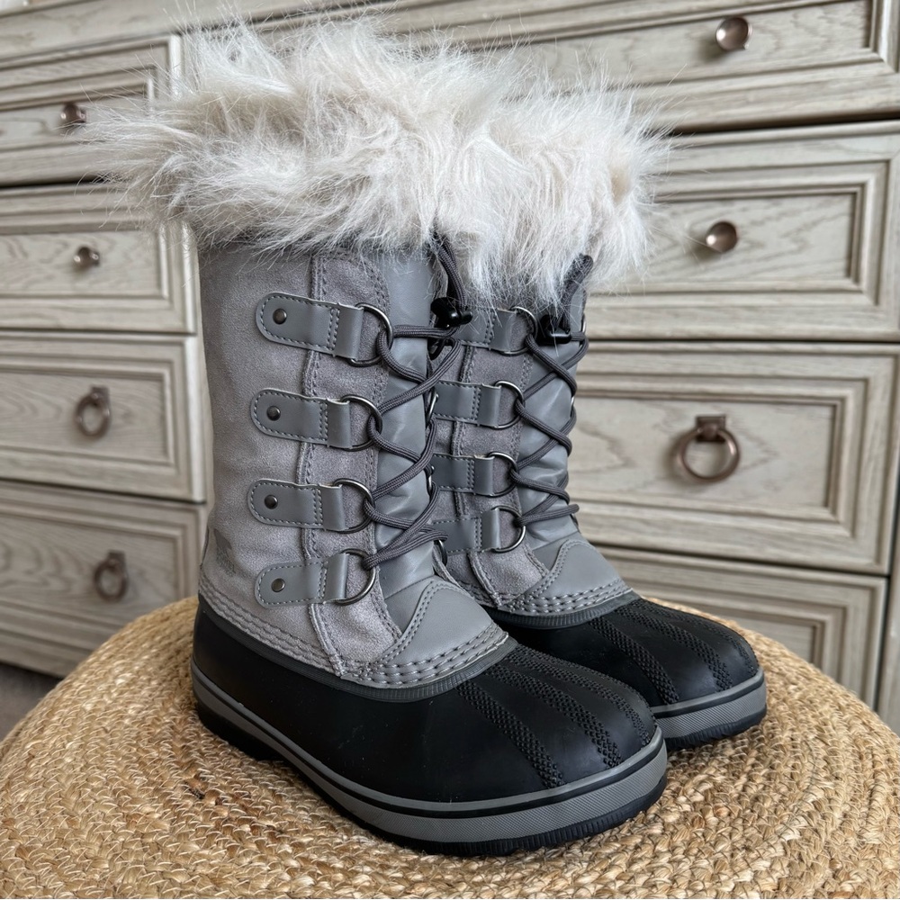Sorel Kids Girls Joan of Arctic Gray Waterproof Snowboots